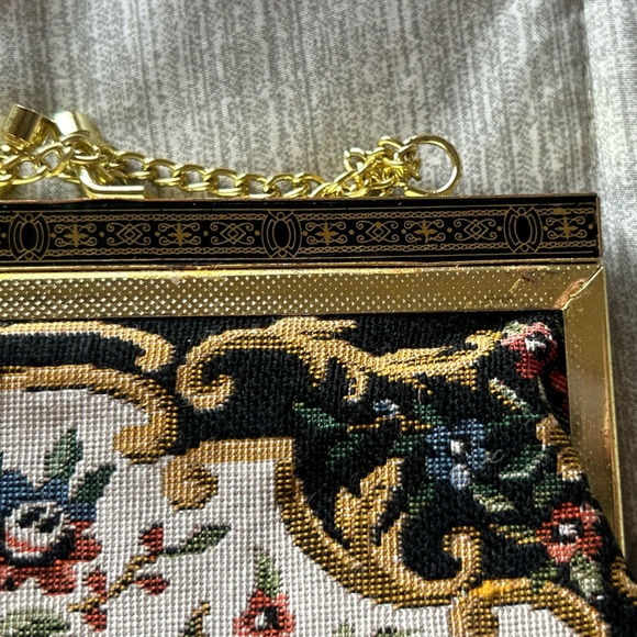 NWT Vintage Ronte Of Beverly Hills Floral NeedlePoint Purse With Gold Chain - Picture 9 of 11